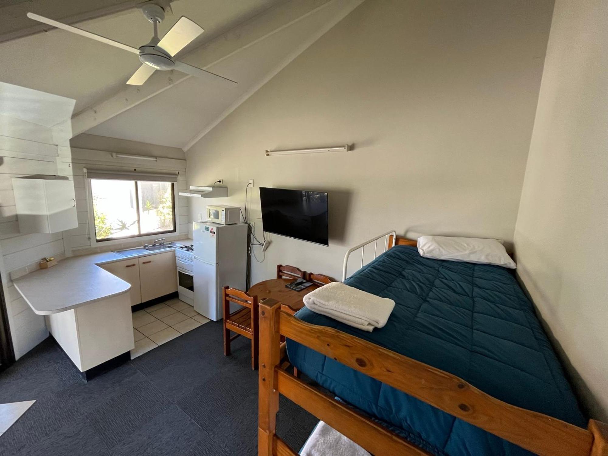 Shelly Beach Holiday Park Entrance Exterior foto