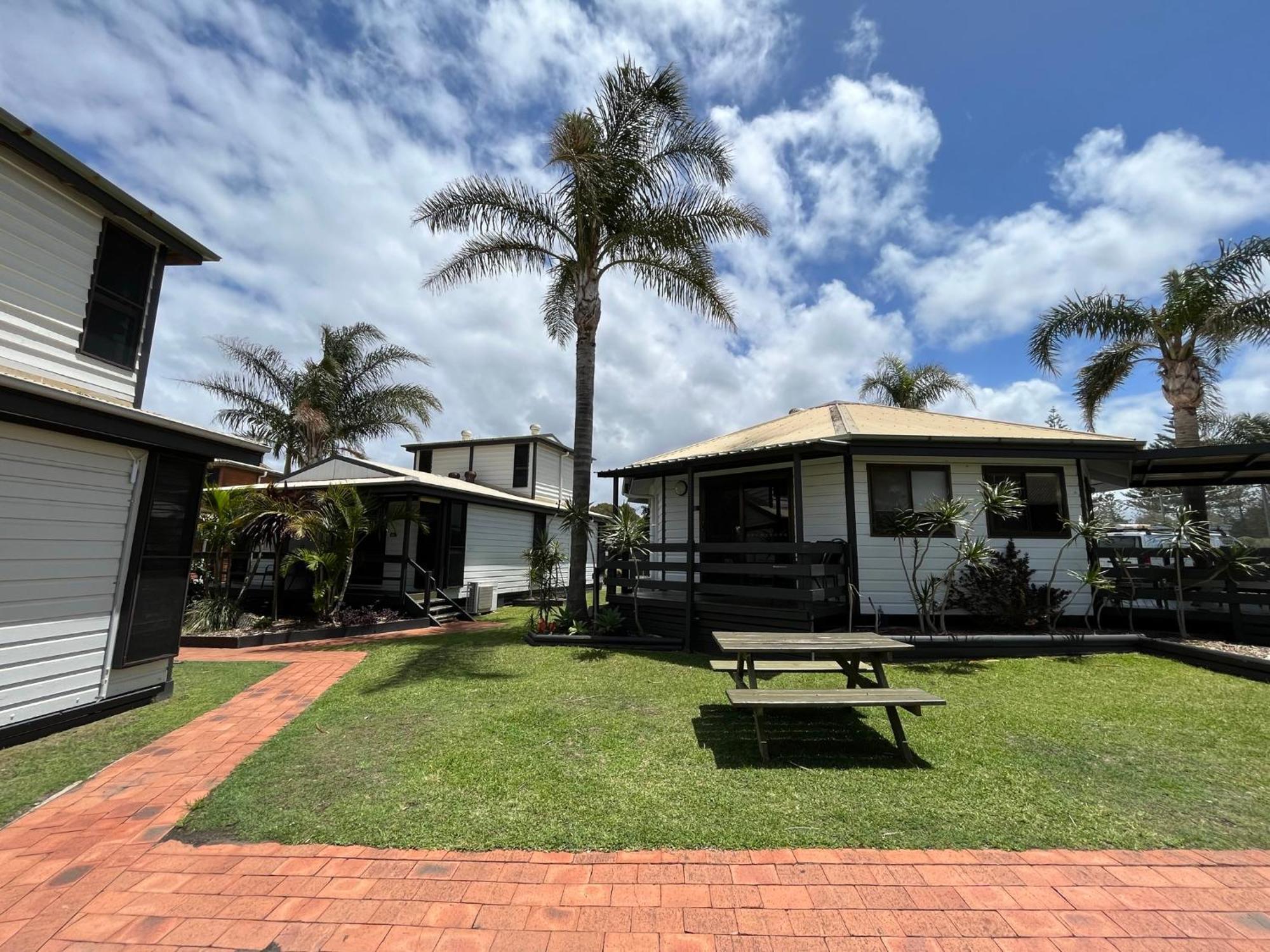 Shelly Beach Holiday Park Entrance Exterior foto